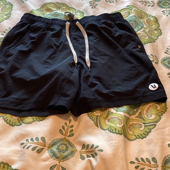 Vuori Black Shorts with elastic waist & Drawstring S - Picture 1 of 10